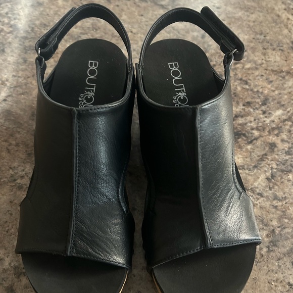 Size 7 carly wedges- memory foam - Picture 2 of 2